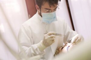 Read more about the article What Is a Painless Dentist and How Can I Find One?
