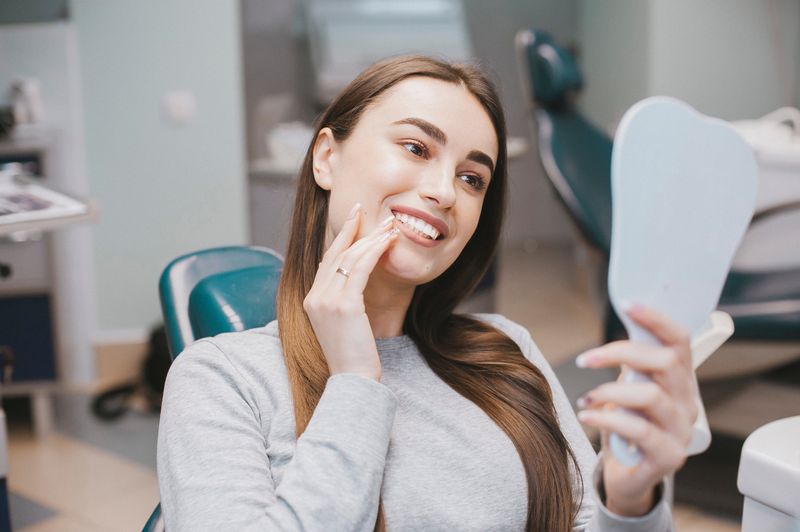 Read more about the article Getting your teeth professionally whitened by a dentist?